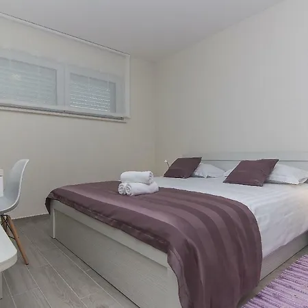 Rudez Apartament *